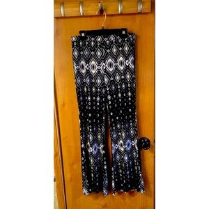 ❤️❤️ Charlotte Russe Black and White Fit Flare Pants